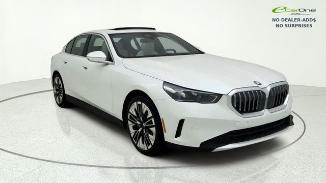 Mineral White Metallic 2025 BMW 5 Series Sedan All-Wheel Drive 8-Speed Automatic