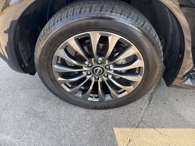 Used 2024 Black Nissan Platinum image 18