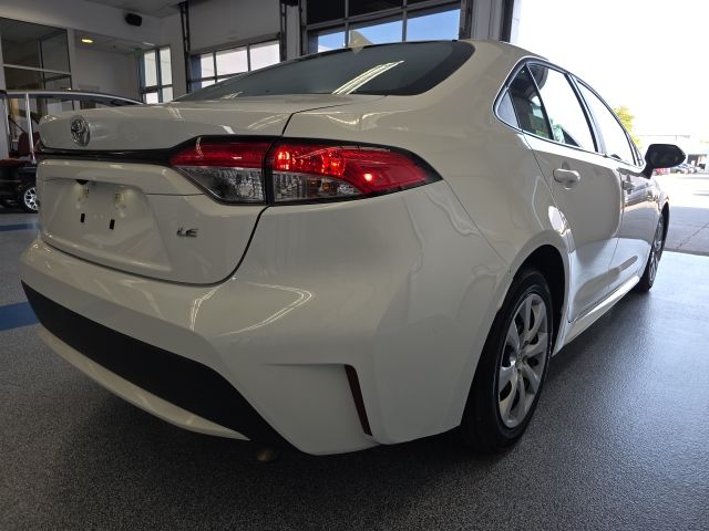Used 2021 Toyota Corolla LE with VIN 5YFEPMAE0MP222214 for sale in Northfield, Minnesota