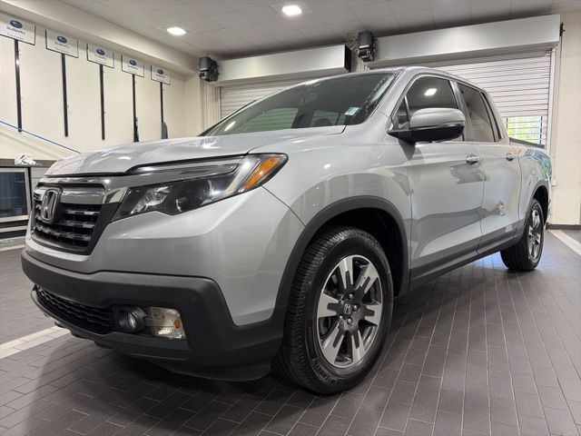 Silver 2019 Honda Ridgeline RTL-T FWD Pickup Truck Front-Wheel Drive 6-Speed Automatic