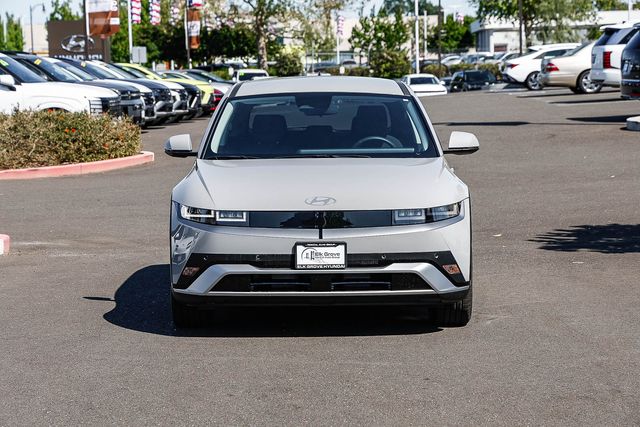 View vehicle photo 4