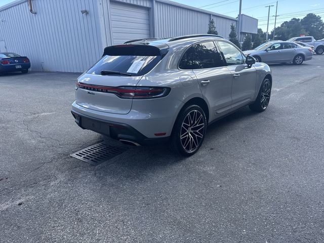 Used 2025  Porsche Base image 5