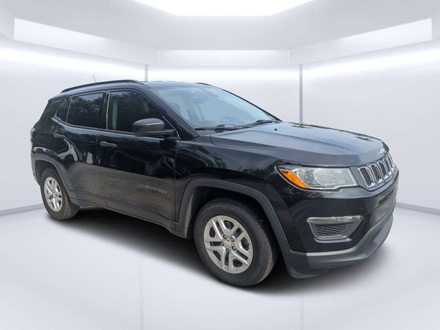 Diamond Black Crystal Pearlcoat 2018 Jeep Compass SUV / Crossover Front-Wheel Drive 6-Speed Automatic