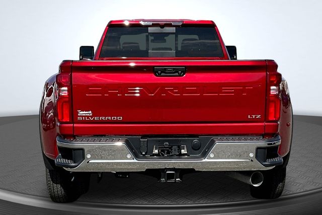 View vehicle photo 4