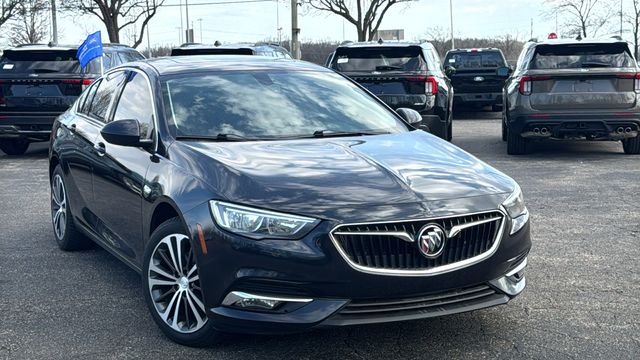 Darkmoon Blue Metallic 2018 Buick Regal Sportback Essence FWD Sedan Front-Wheel Drive 9-Speed Automatic