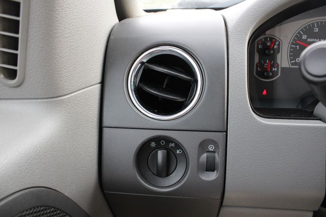 Used 2006 Black Ford XLT image 6