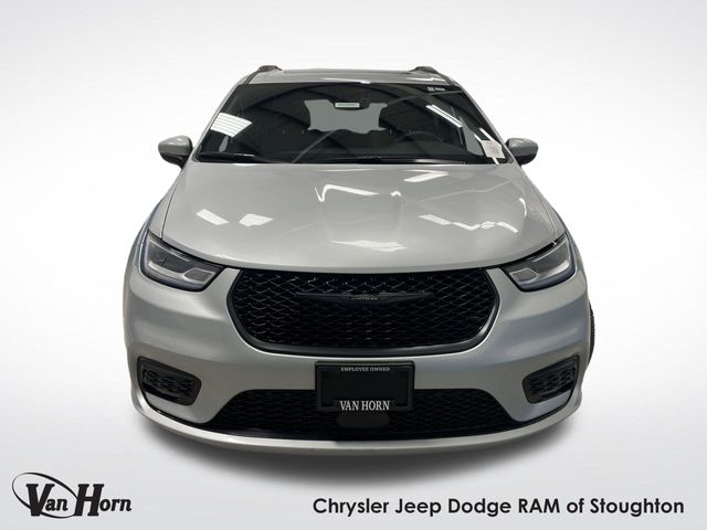 2023 Chrysler Pacifica Touring L photo