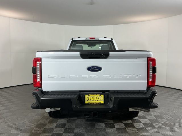 New 2026 Oxford White Ford XL image 5