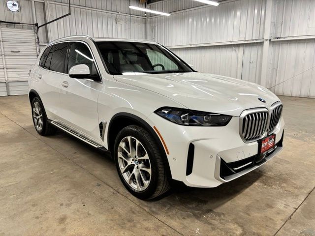 White Metallic 2024 BMW X5 SUV / Crossover Rear-Wheel Drive 8-Speed Automatic