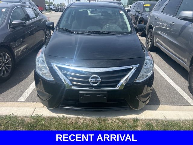 2017 Nissan Versa 1.6 SV photo