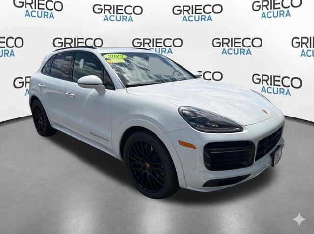 2023 Porsche Cayenne Turbo's photo