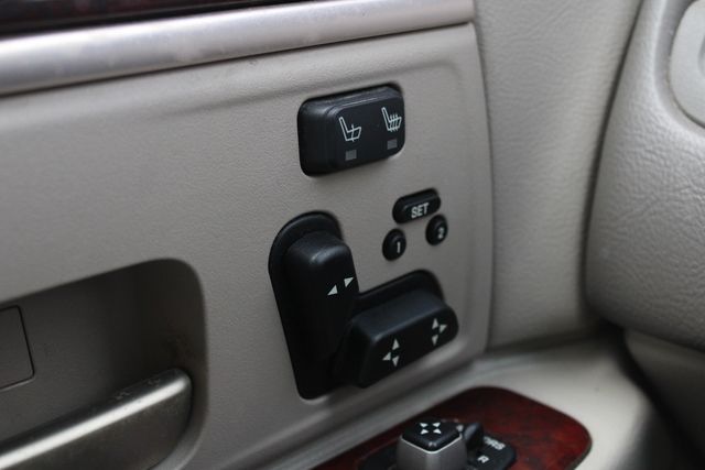 Used 2003 Silver Lincoln Signature image 4