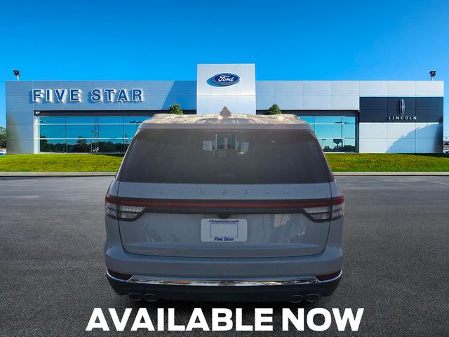 Used 2025 White Lincoln Reserve image 6