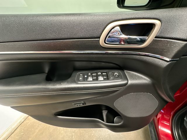 2015 Jeep Grand Cherokee Limited Red at Auto Express Mitsubishi