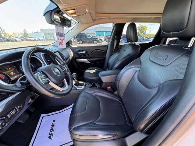 2018 Jeep Cherokee Overland 17