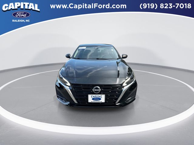 Used 2025 Black Nissan 2.5 SV image 3