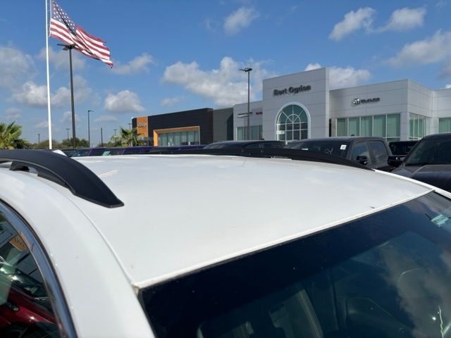 Used 2023 White GMC SLE image 7