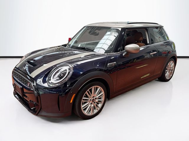 MINI Yours Enigmatic Black Metallic 2024 MINI Cooper Hatchback 7-Speed Automatic