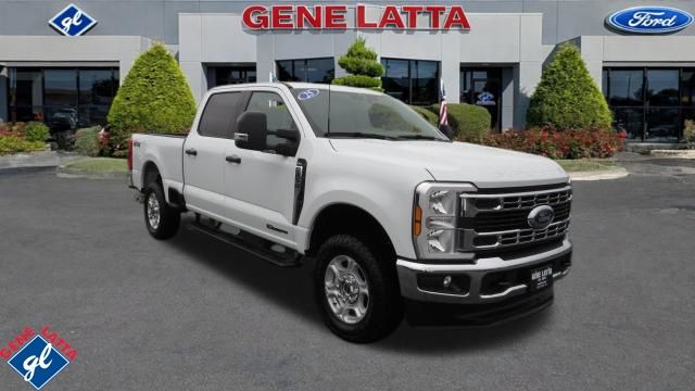 2025 Ford F-250 Super Duty XLT Crew Cab 4WD
