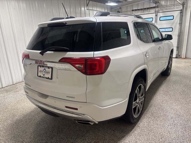 2019 GMC Acadia Denali photo
