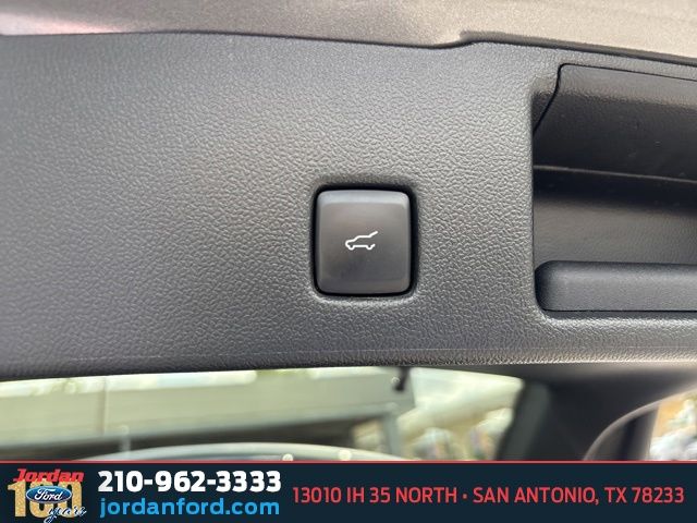Used Car 2023 Ford Escape  Active For Sale Under $25,000 In San Antonio, Texas