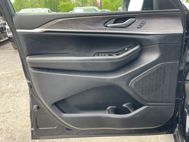 2023 Jeep Grand Cherokee Limited - Diamond Black Crystal Pearlcoat exterior view 9