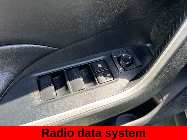 2020 Toyota RAV4 Hybrid LE photo