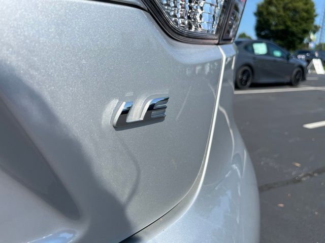 2026 Toyota Corolla LE - Photo 9