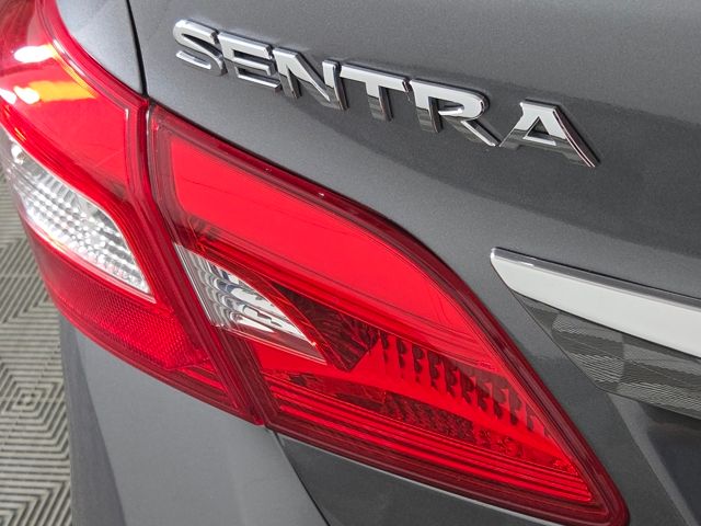 2019 Nissan Sentra SV photo 13