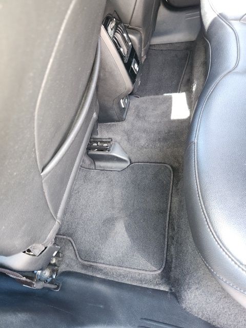 Used 2024 White/off-white Jeep Limited image 31