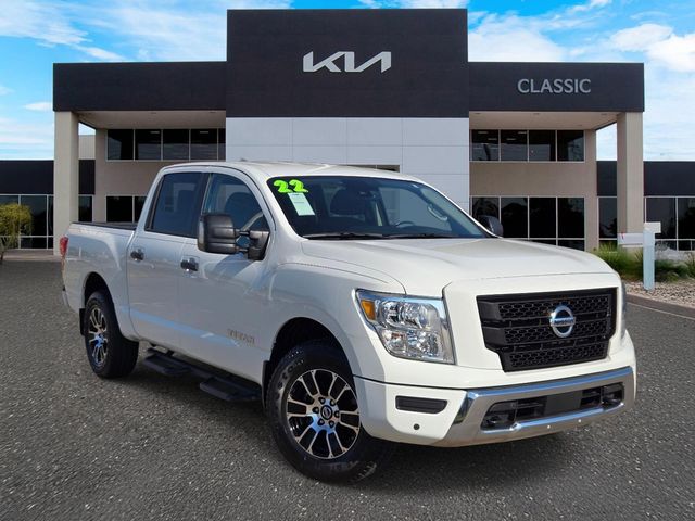 2022 Nissan Titan SV Crew Cab 4WD