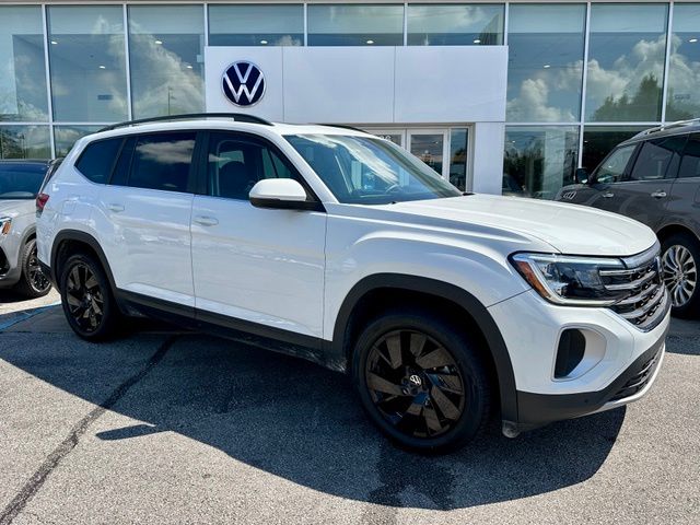  2024 Volkswagen Atlas SE FWD with Technology   