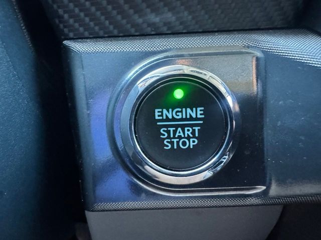 Used 2021 White Ford Limited image 33
