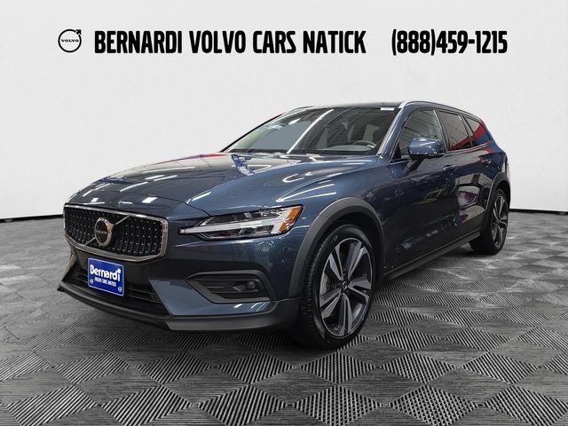 2024 Volvo V60 Cross Country B5 Plus AWD