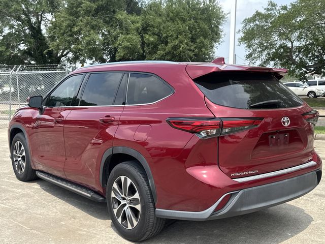 2021 Toyota Highlander XLE Red at Don McGill Toyota