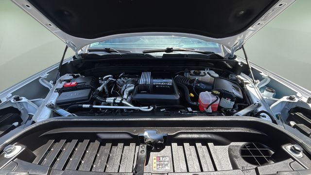 Used 2024 White GMC Denali image 33