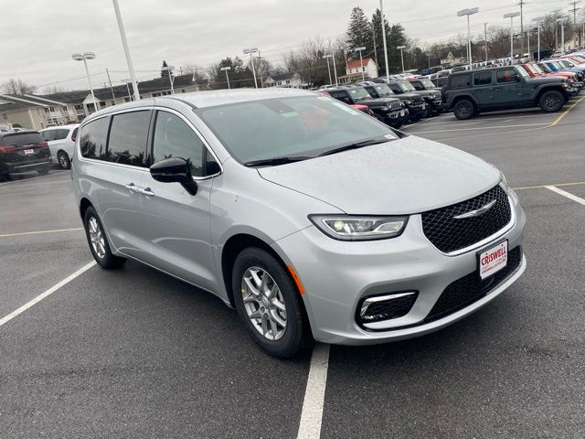 new 2026 Chrysler Pacifica car, priced at $40,222