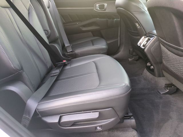 used 2022 Kia Sorento car, priced at $25,101