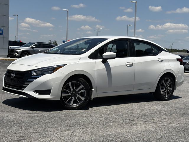 Aspen White Tricoat 2025 Nissan Versa SV FWD Sedan Front-Wheel Drive Continuously Variable Transmission
