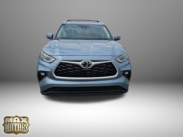 Used 2023 Toyota Highlander L with VIN 5TDKDRBH8PS041214 for sale in Kansas City
