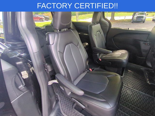 Used 2025 Black Chrysler LX image 32