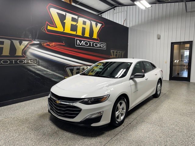Summit White 2022 Chevrolet Malibu Sedan Front-Wheel Drive Continuously Variable Transmission