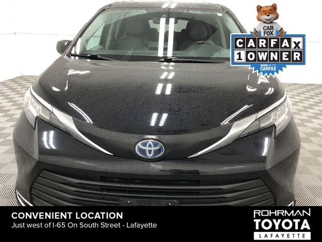 2022 Toyota Sienna XLE 10