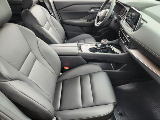 2026 Nissan Rogue SV photo 6