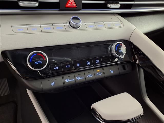 2025 Hyundai Elantra Limited photo