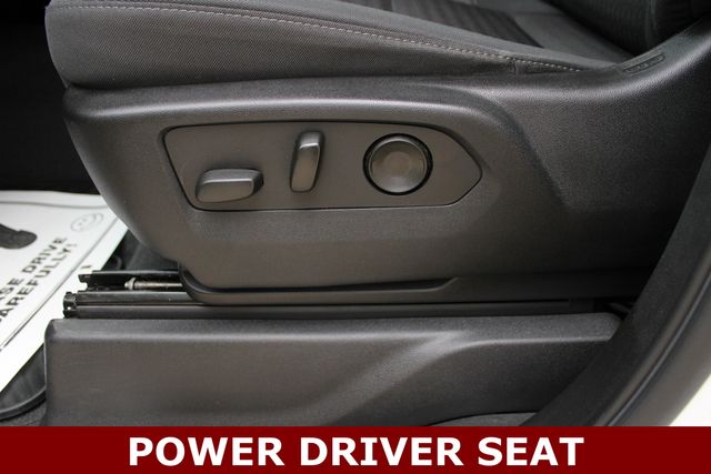 Used 2022 White Chevrolet LT image 4