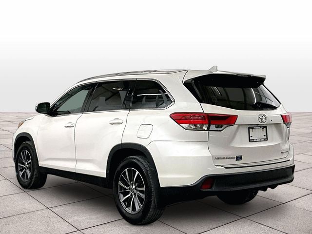 2019 Toyota Highlander XLE White at Subaru and VW of Moon Township