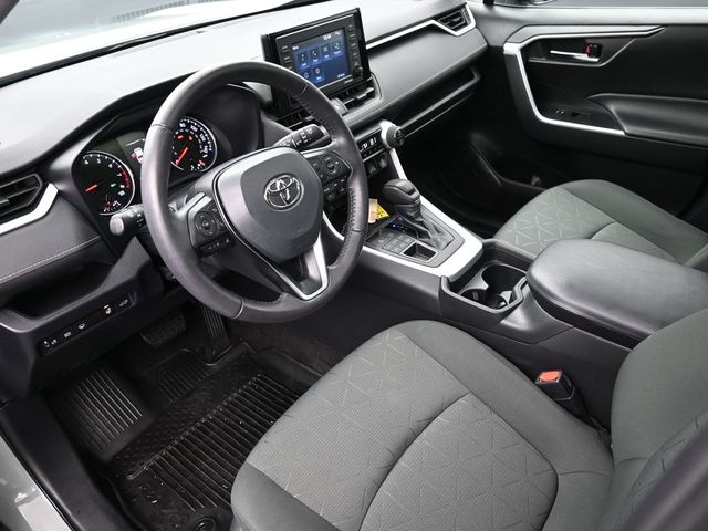 2021 Toyota RAV4 XLE 26