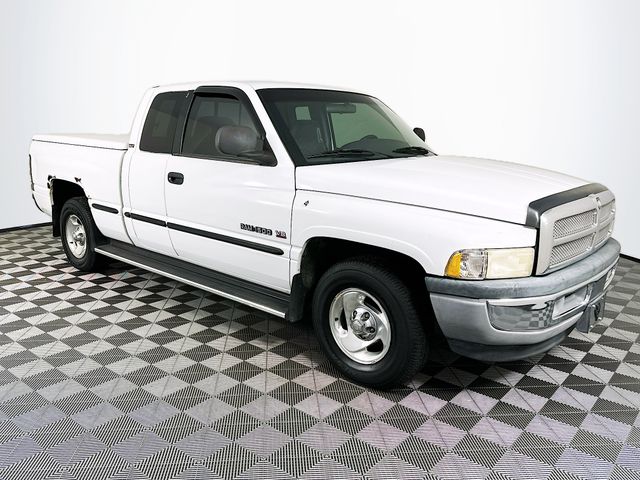 Bright White Clear Coat 1998 Dodge RAM 1500 Pickup Truck 4-Speed Automatic