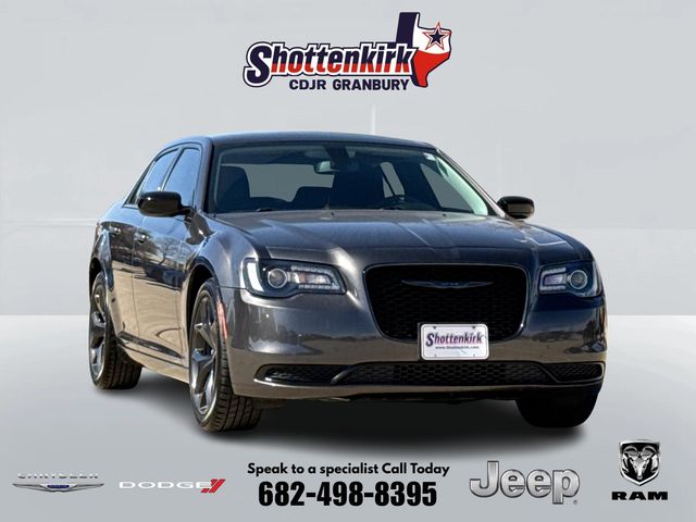 2023 Chrysler 300 Touring RWD